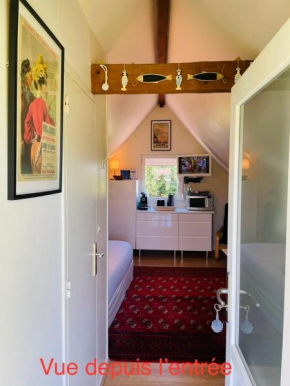 GÎTE de l'HIRONDELLE - PARKING PRIVÉ et JARDIN